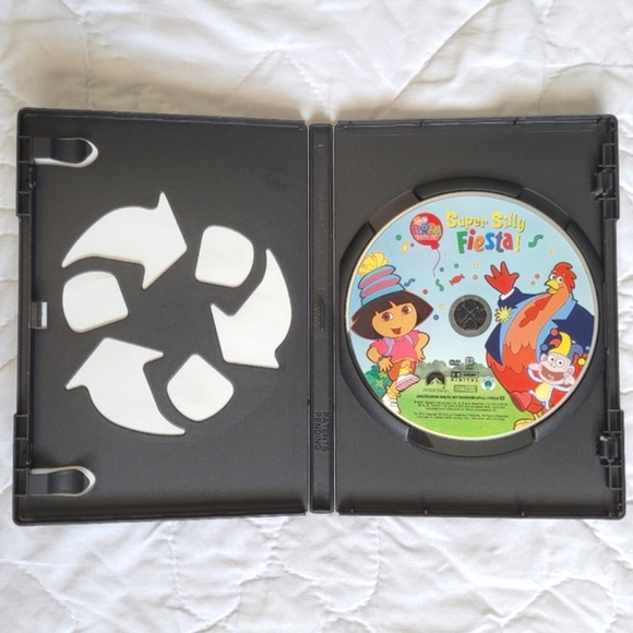 3/$15 ๐ธ Dora The Explorer: Super Silly Fiesta! - Picture 3 of 6